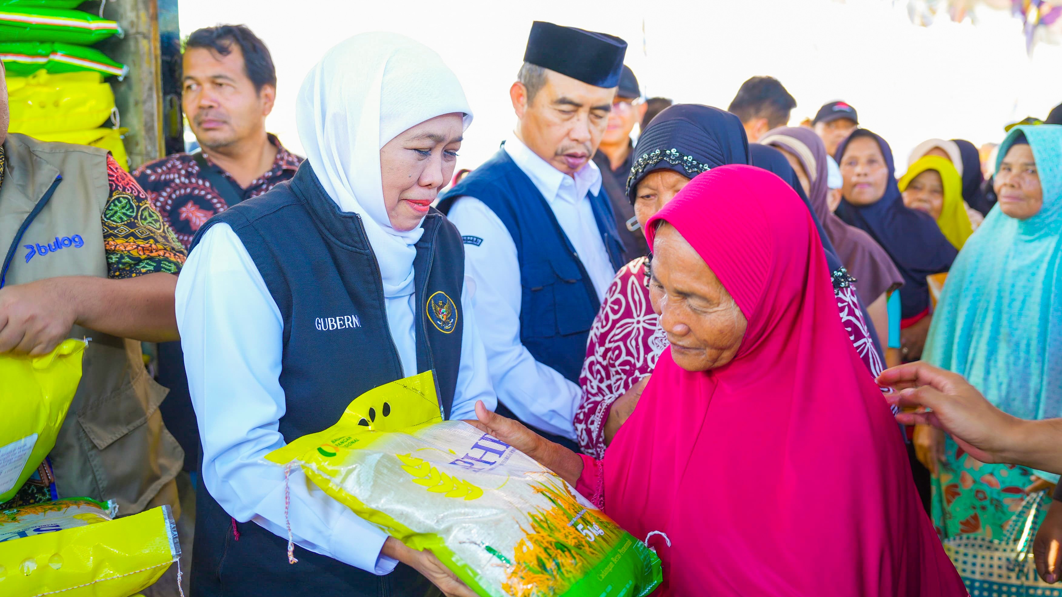Gubernur Khofifah Gelar Pasar Murah ke-58 di Madiun, Pastikan Harga Terkendali & Stok Aman
