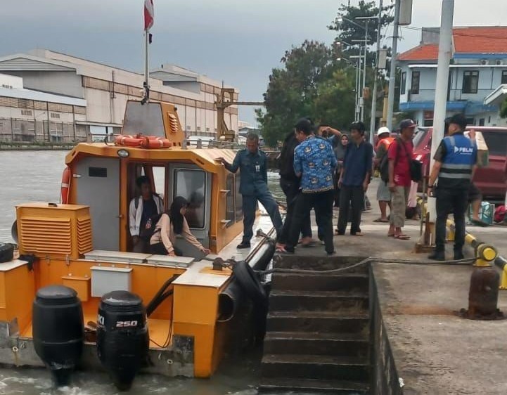 Kejar Jadwal Kereta, Pelindo Kerahkan Motor Pandu Antar Penumpang KM Ngapulu