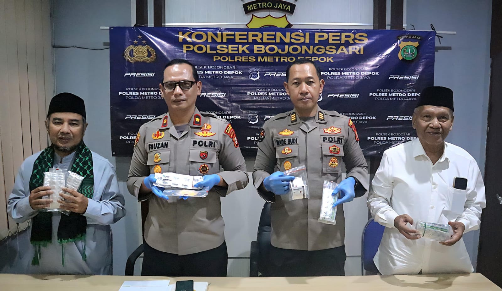 Pengedar Obat Keras di Depok Digulung Polisi, Ratusan Pil Jadi Barang Bukti