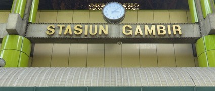 17 Ribu Pemudik Berangkat dari Stasiun Gambir, Tiket Kereta Eksekutif Cepat Habis