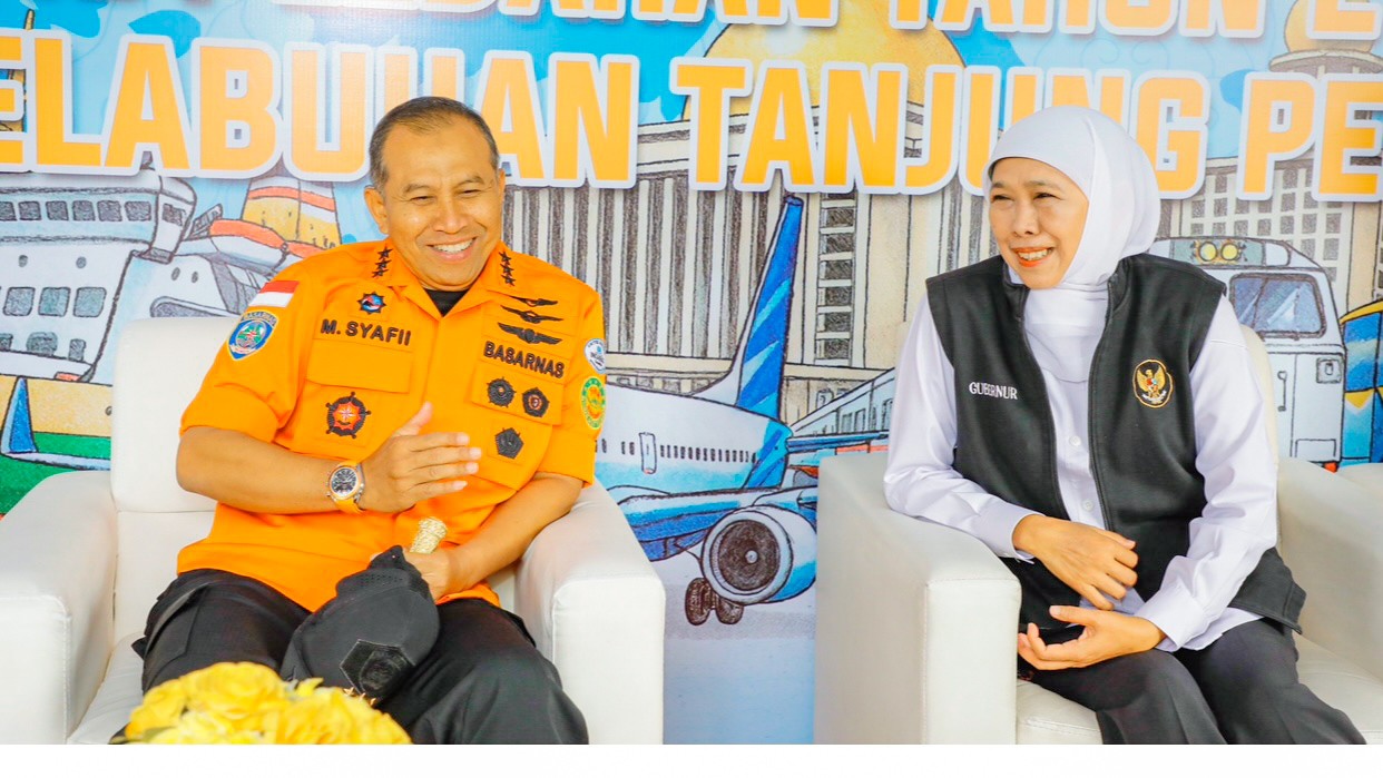 Gubernur Khofifah Dampingi Kabasarnas Tinjau Siaga SAR Lebaran di Pelabuhan Tanjung Perak