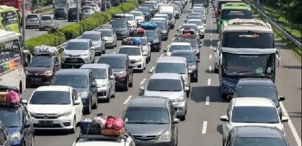 Arus Balik Lebaran Mulai Memuncak, Lalin ke Jakarta dan Penyeberangan Bakauheni Meningkat