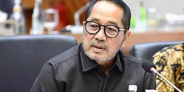 Negara Gagal Penuhi Amanat Konstitusi, DPR Soroti Nasib Guru Terpinggirkan