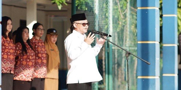 Kunjungi Dua Sekolah di Depok, Mendikdasmen Soroti Praktik Pengolahan Sampah Siswa