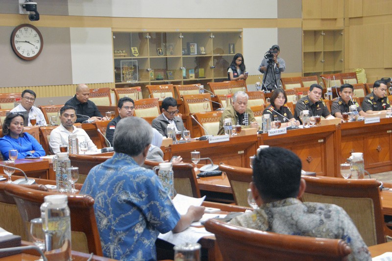 Komisi III DPR RDPU Dengan Kajati Karo,Kajari Karo dan Amsal Christy Sitepu