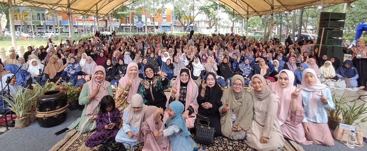 Siti Qomariyah Laksanakan Pengawasan Pemerintahan di Desa Sukaringin Bekasi