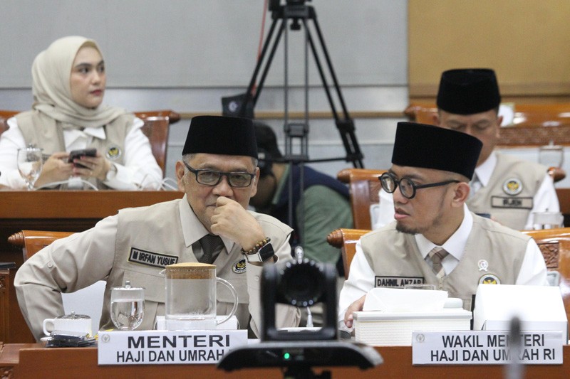 Komisi VIII DPR Raker dengan Menhaj Bahas Persiapan Pelaksanaan Haji 2026