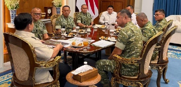 Prabowo Terima Laporkan 300 Jembatan dan Sekolah Rampung dalam 3 Bulan