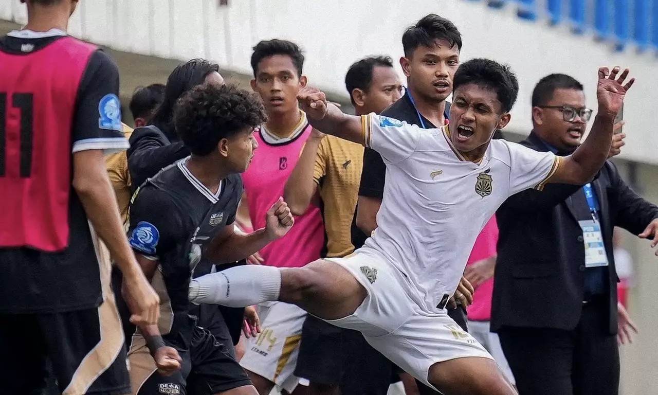 PSSI Kutuk Keras Insiden Tendangan Kungfu di Laga EPA U-20 Antara Dewa United Melawan Bhayangkara FC