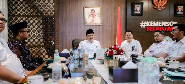 Gus Ipul Tekankan Desa Harus Punya Operator Data dan Percepat Penjangkauan Siswa Sekolah Rakyat