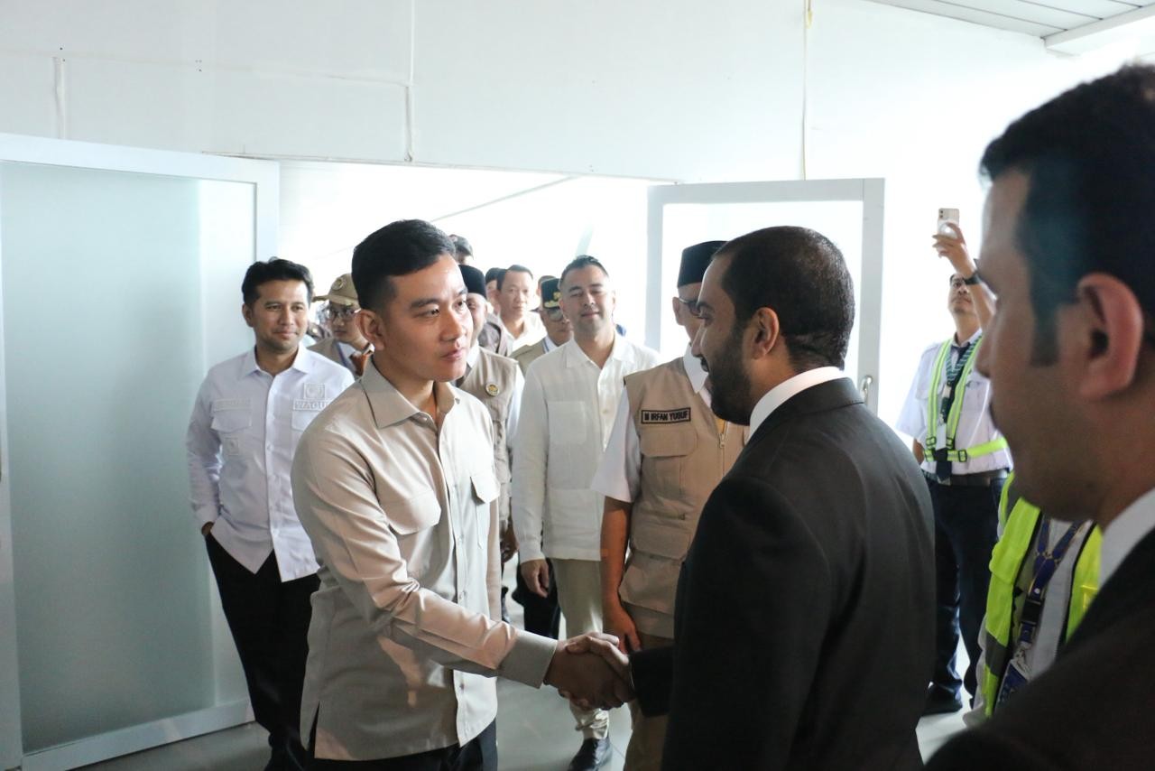 Pastikan Kelancaran Keberangkatan Calon Jemaah Haji, Wapres Gibran Tinjau Layanan Fast Track di Bandara Juanda