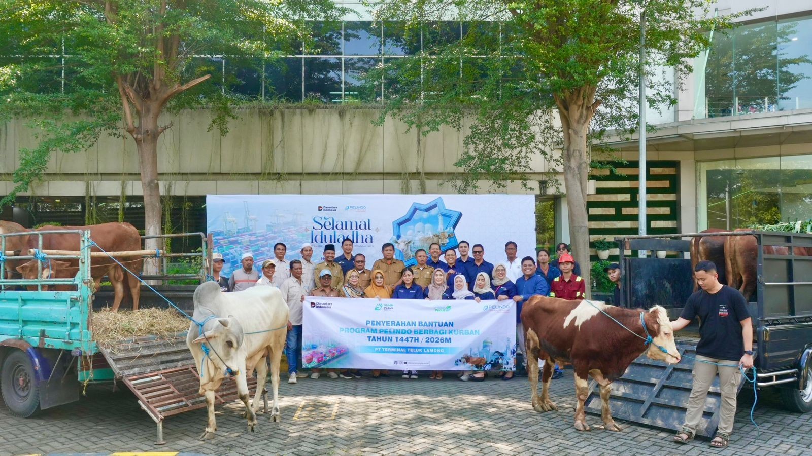 TTL Laksanakan Program Pelindo Berbagi Hewan Kurban, 12 Sapi dan 21 Kambing Disalurkan kepada Masyarakat Sekitar