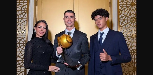 Cristiano Ronaldo Diyakini Bisa Tampil di Piala Dunia 2030 Bersama Sang Putra