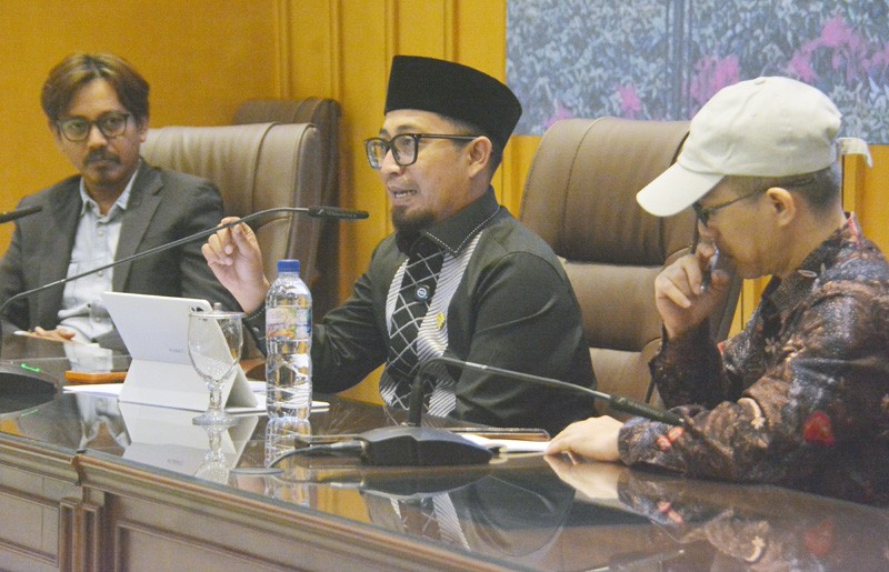 Dialektika Demokrasi dengan tema "Membangun Kedaulatan Ekonomi dalam Bingkai Demokrasi Pancasila"