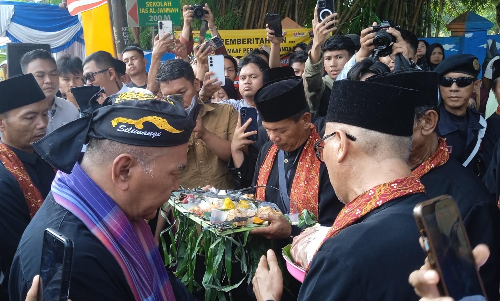 Hadiri Hajat Bumi Kramat Ganceng, Wawalkot Depok Apresiasi Komitmen Warga Jaga Tradisi