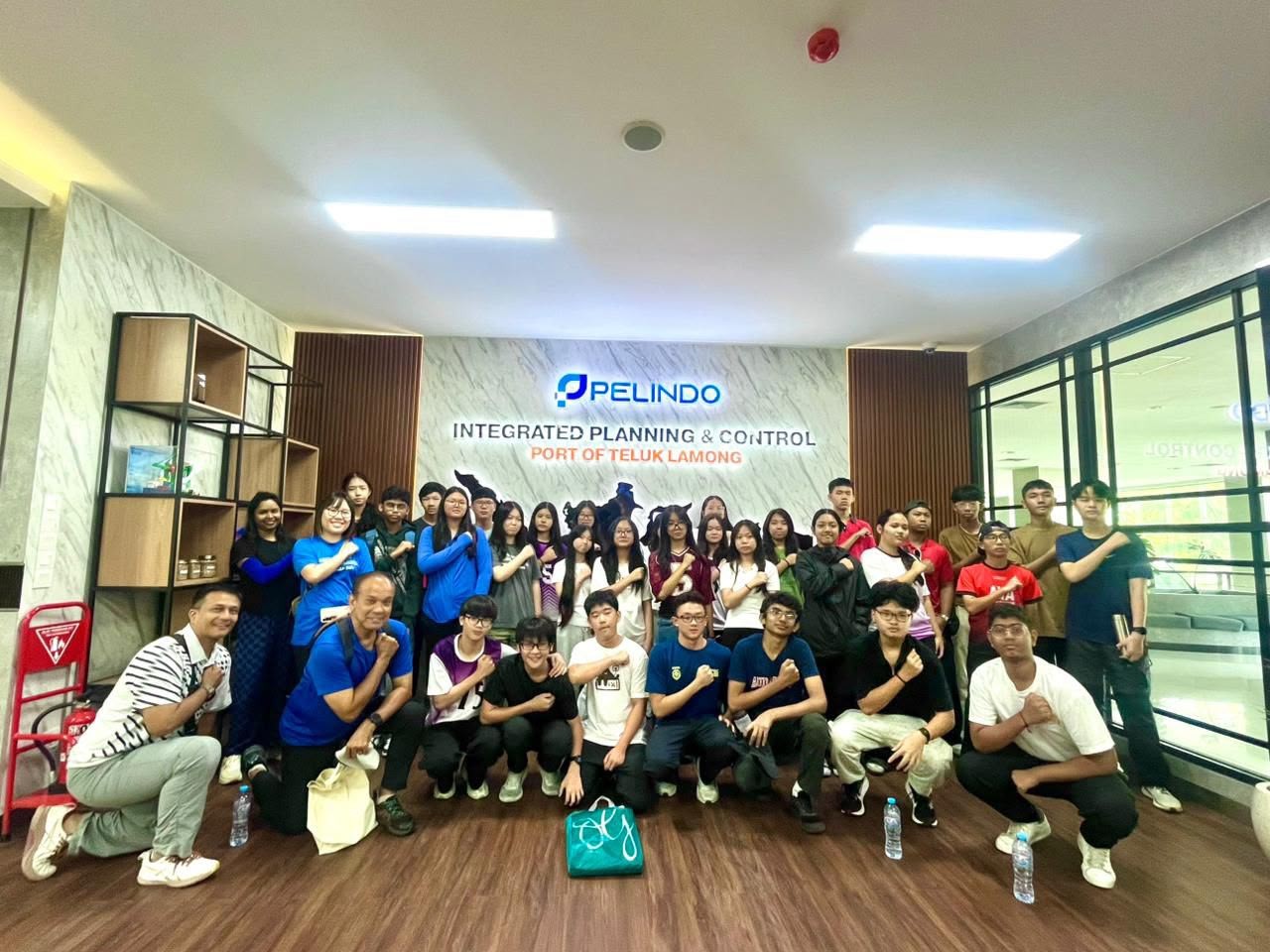 Queensway Secondary School Singapura Pelajari Operasi Green & Smart Port di TTL