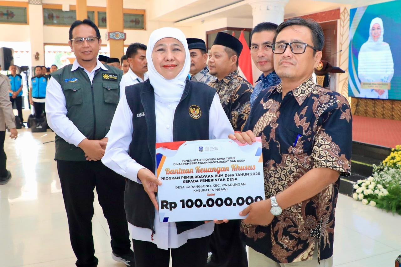 Gubernur Khofifah Salurkan Bansos Rp32,16 Miliar untuk Warga Ngawi, Perkuat Perlindungan Sosial, Jaga Daya Beli Masyarakat