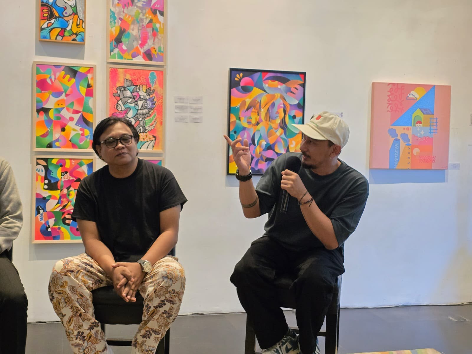 ARTSPACE ARTOTEL Hayam Wuruk Surabaya Hadirkan “Fraktal”, Eksplorasi Bentuk dan Warna dalam Seni Rupa Kontemporer