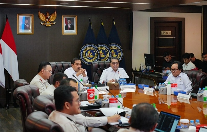 Kemenimipas Deportasi 25 Fotografer Asing Ilegal