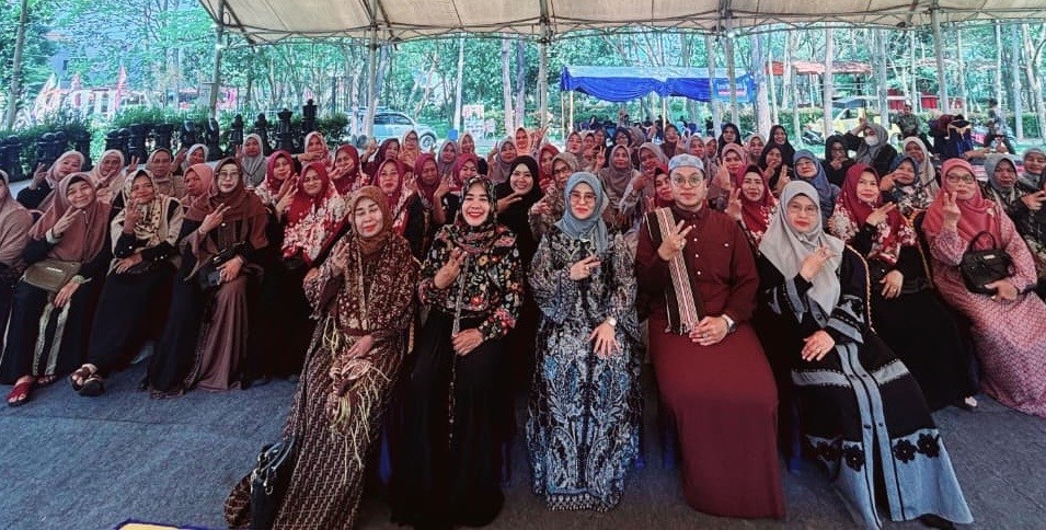Gotong Royong Warga Satriajaya Jaga Ketahanan Pertanian Desa