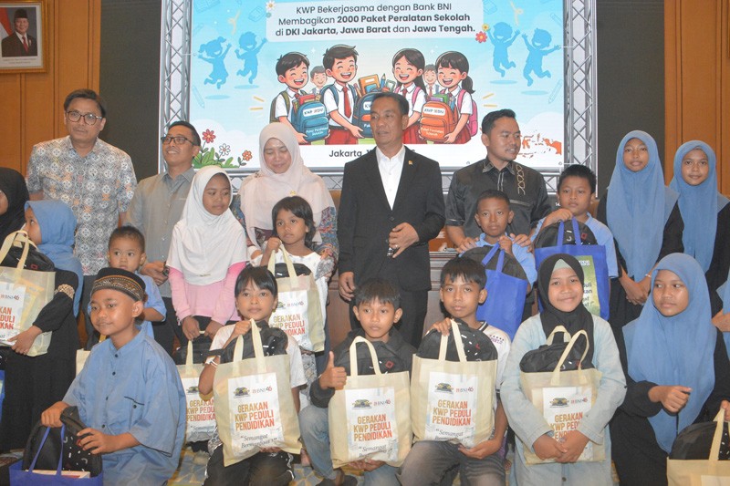 Dorong Semangat Belajar Anak, KWP Salurkan Ribuan Paket Alat Tulis Menjelang Masuk Sekolah