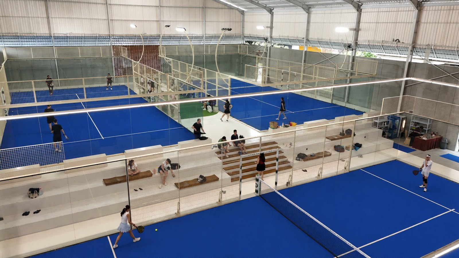 Verwood Hotel & Serviced Residence Surabaya Hadirkan Lapangan Padel dan Pickleball Pertama di Hotel Surabaya