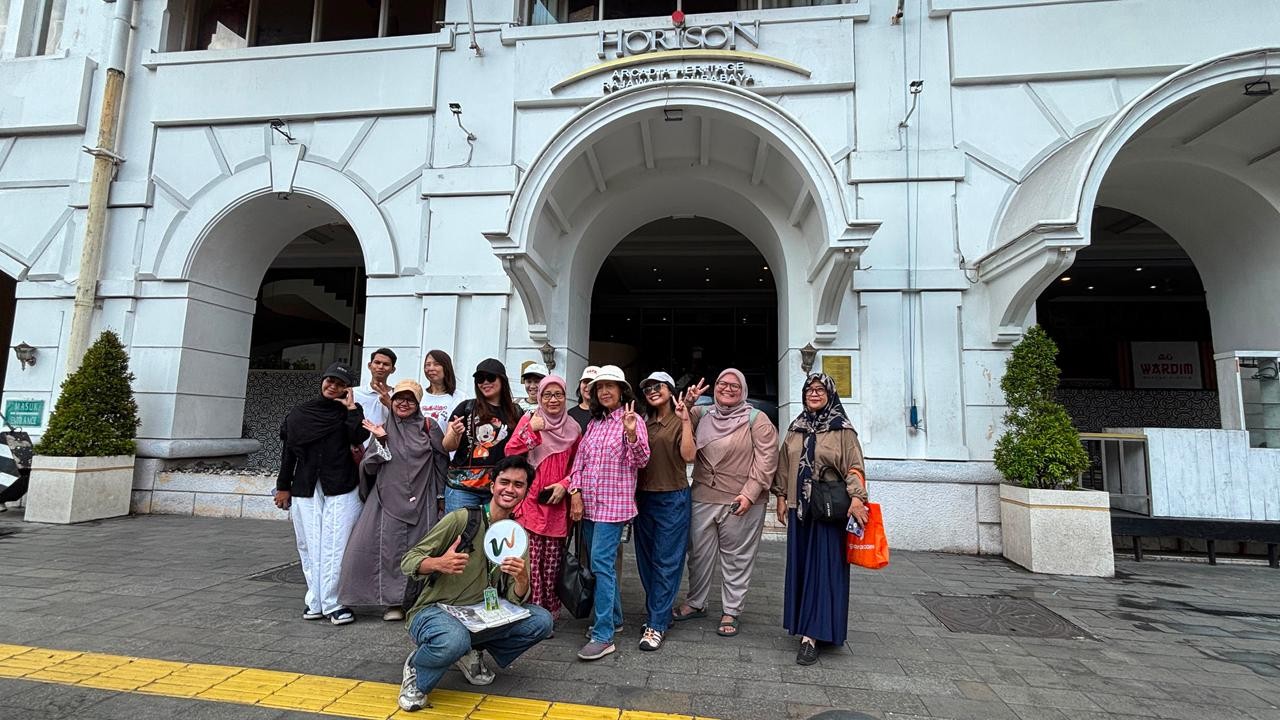Horison Arcadia Heritage dan letswalk.idn Ajak Peserta Menelusuri Jejak Sejarah Kota Lama Surabaya