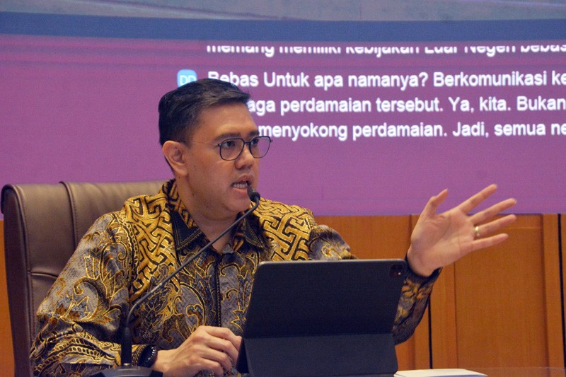 Dialektika Demokrasi Tema "Rencana Damai AS-Iran, dan Dampaknya Terhadap Negara Asia Termasuk Indonesia"
