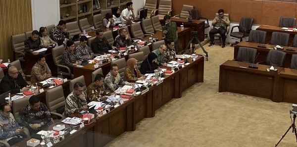 DPR Soroti Pengadaan Kipas Angin Kopdes Rp1,8 Triliun, Ini Jawaban Menkop