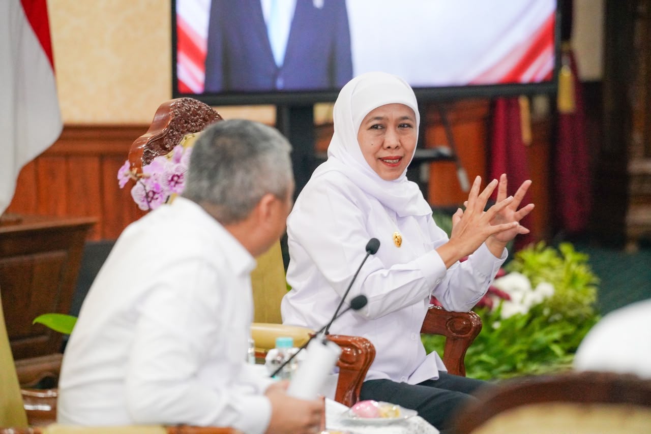 Gubernur Khofifah dan Wagub Emil Terima Menhub Dudy Purwagandhi di Grahadi, Percepat Pengembangan Transportasi Terintegrasi di Jatim