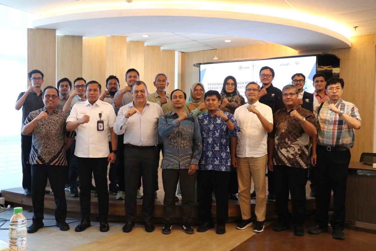 PENS Terima Hibah Laboratorium PLTS dari Swiss, Perkuat SDM Energi Terbarukan