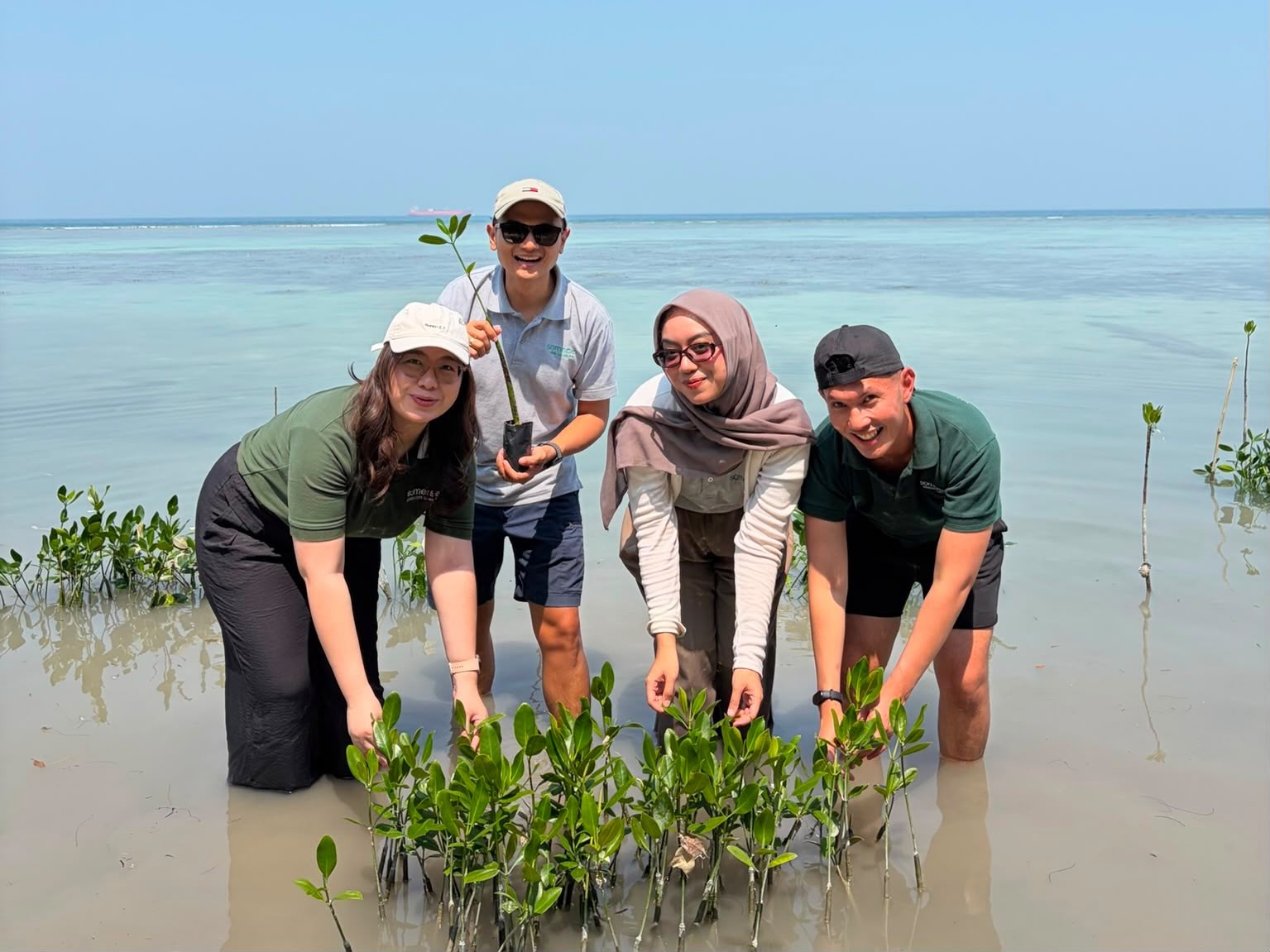 Somerset Berlian Jakarta Tanam 2.000 Bibit Mangrove untuk Dukung Kelestarian Pesisir Kepulauan Seribu
