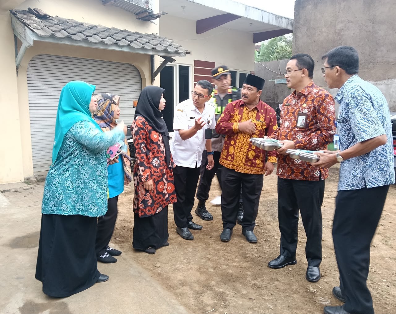 Peringati Harganas Tahun 2026, Kemendukbangga/BKKBN Jatim Perkuat Peran Ayah dan Salurkan Bantuan Bagi Keluarga Risiko Stunting di Malang 