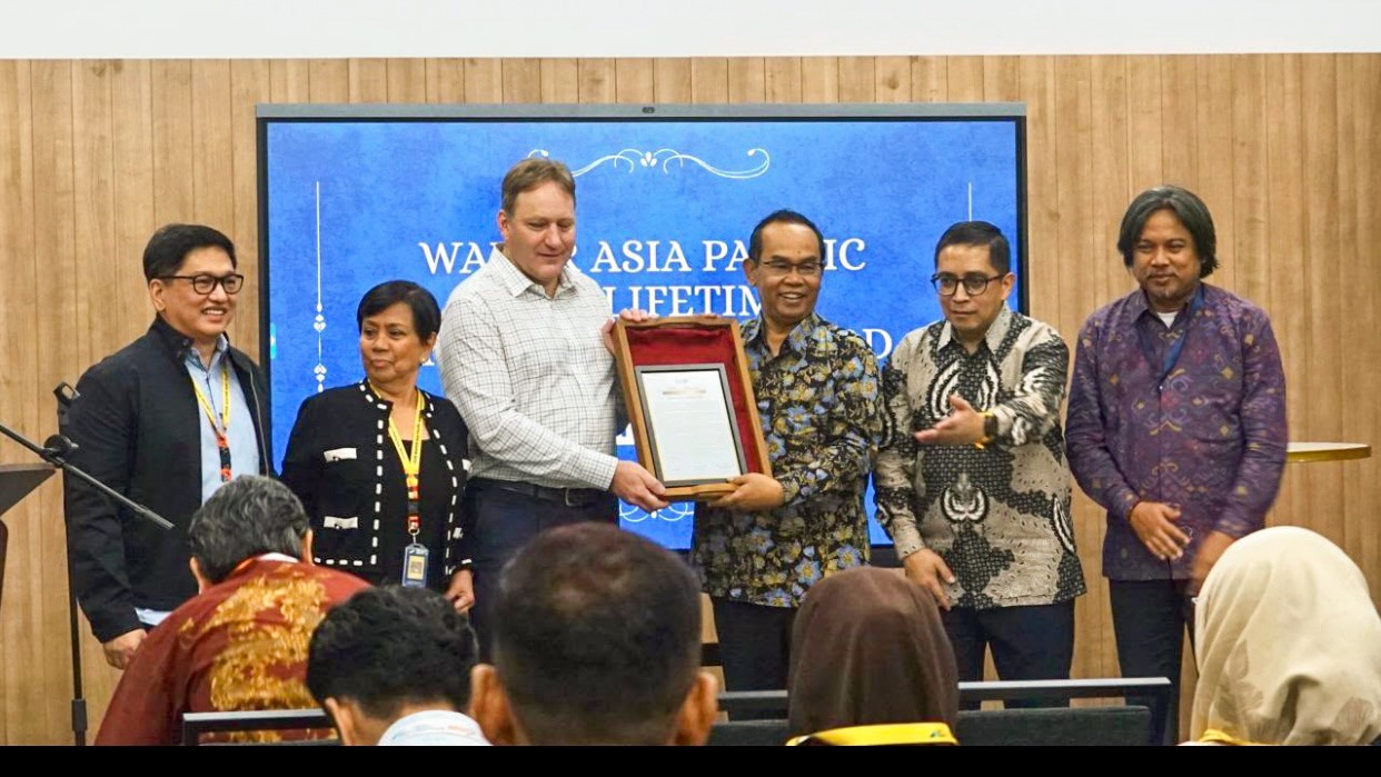 Prof. Saiful Mujani Raih Lifetime Achievement Award dari WAPOR Asia Pacific
