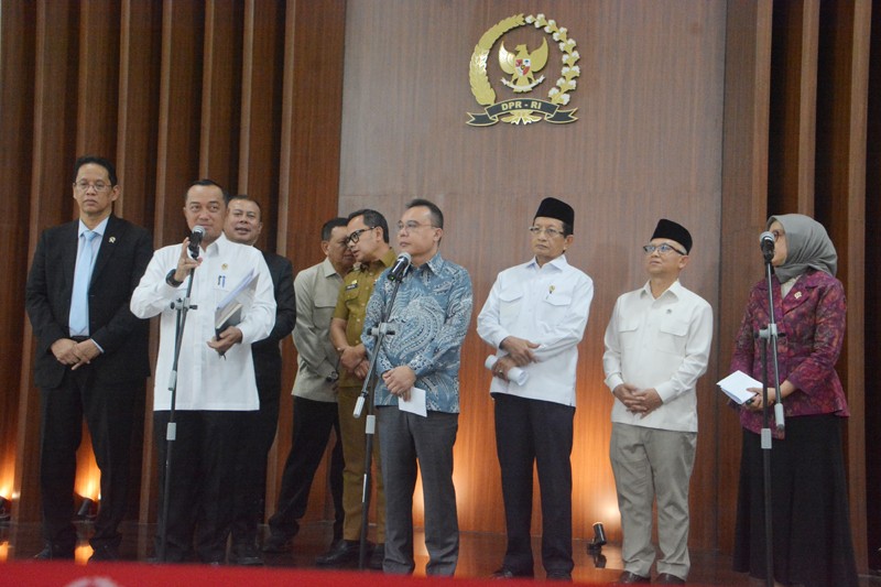 DPR Bersama Pemerintah Siapkan Revisi UU Pendidikan Terkait  Aspirasi Guru Honorer, Status Guru PPPK