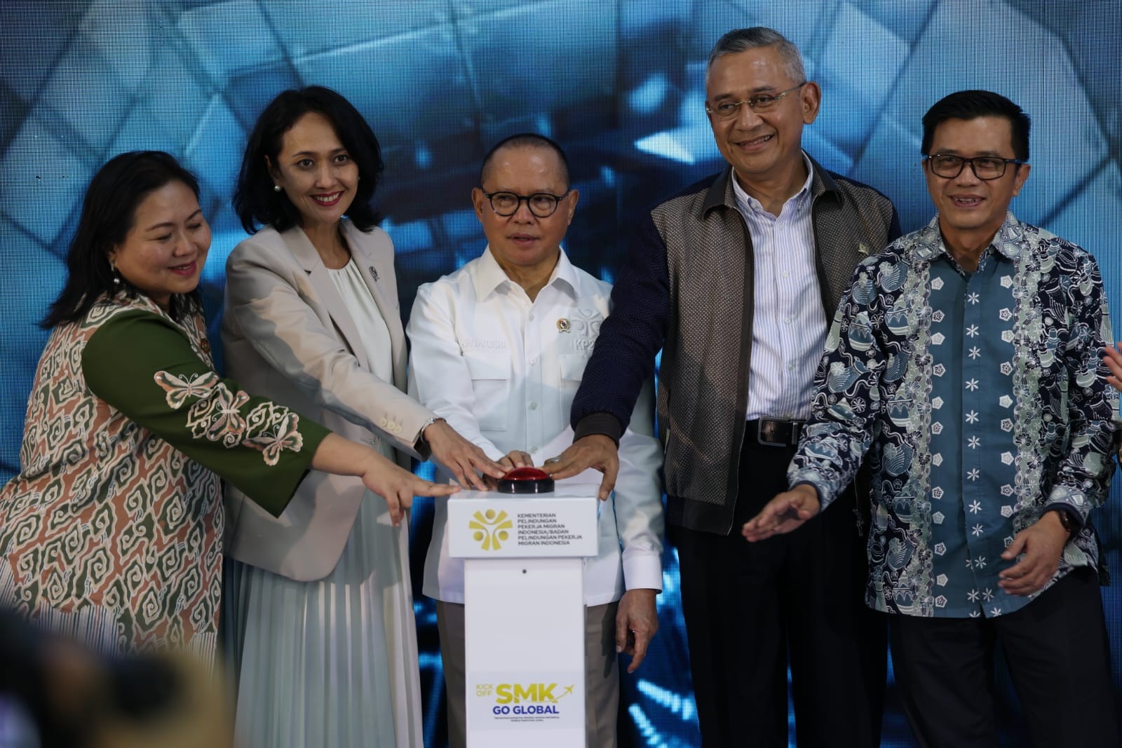 Menteri P2MI Buka Kick Off SMK Go Global, Tingkatkan Kapasitas Pekerja Migran Terampil Mendunia