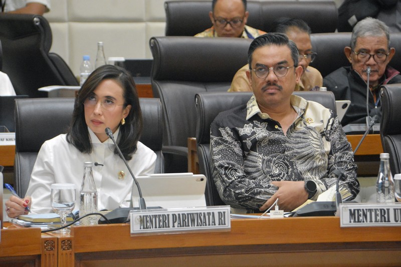 Raker Menpar dan Menteri UMKM Dengan Komisi VII DPR