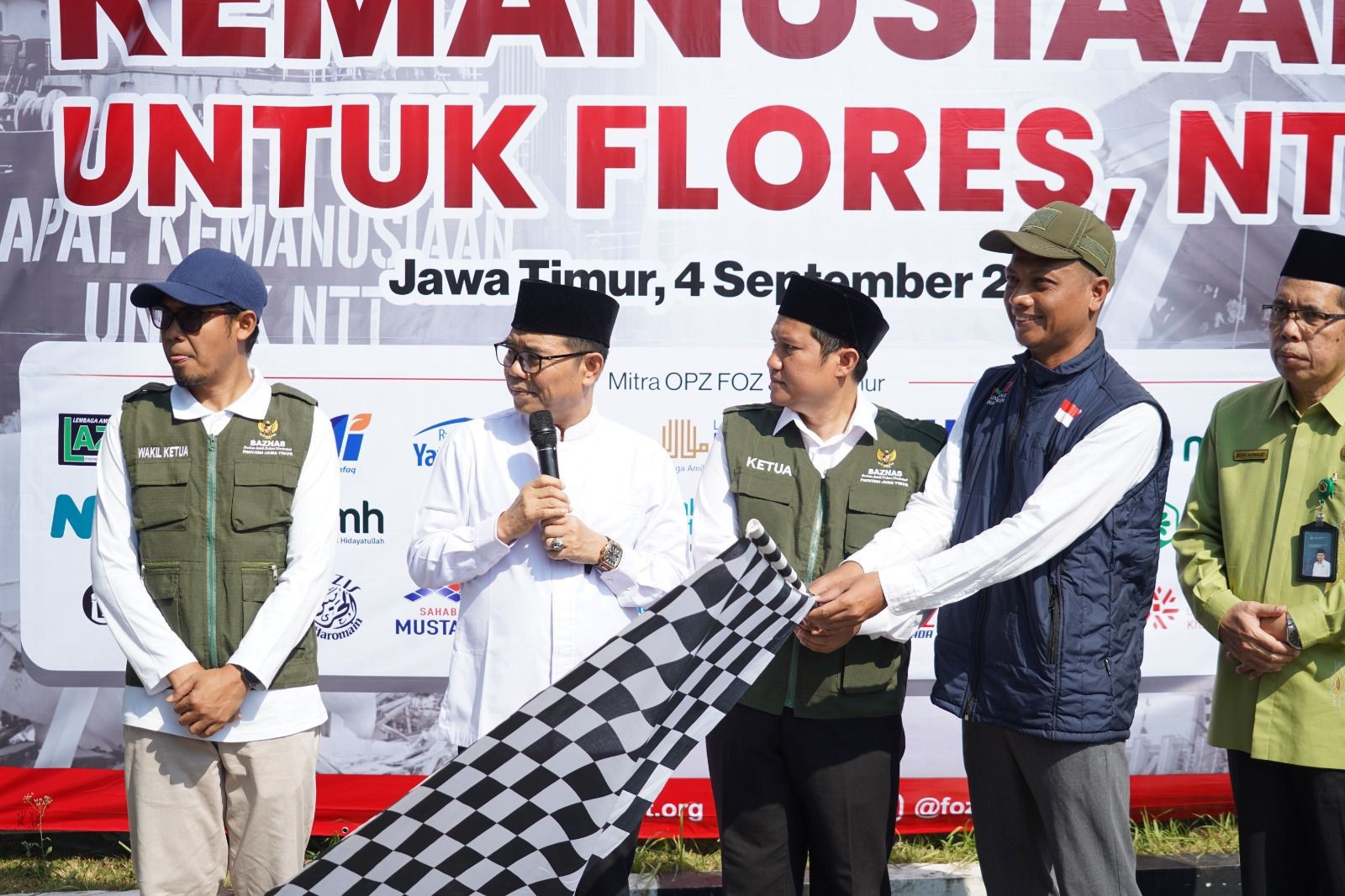 Kementerian Agama Provinsi Jawa Timur Lepas 27 Ton Bantuan Logistik Kemanusiaan untuk NTT