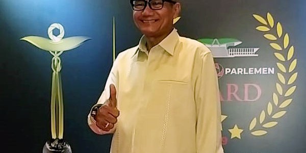 Agun Gunanjar Sudarsa Raih Teropong Parlemen Award 2019