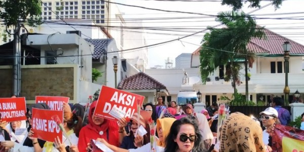 Jelang 22 Mei, KPU Mulai Ramai Didatangi Pengunjuk Rasa