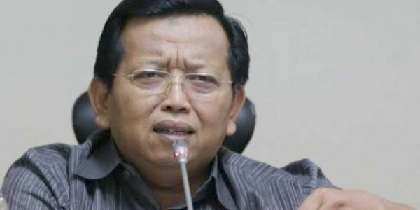 Muqowam Prihatin Rakyat Lupa Jati Dirinya