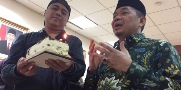 Tiba di Ruangan Kerja, Ketua Fraksi Dikejutkan Awak Media