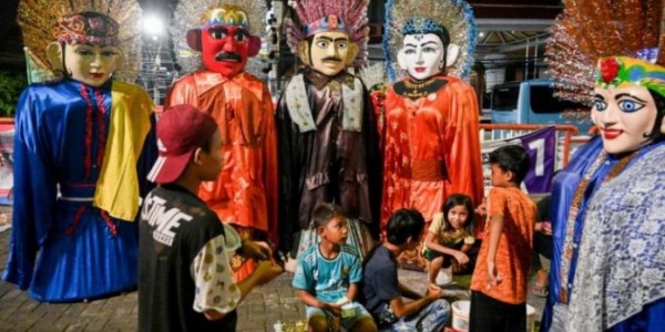 Hentikan Atraksi Ondel-ondel Yang Mempekerjakan Anak!