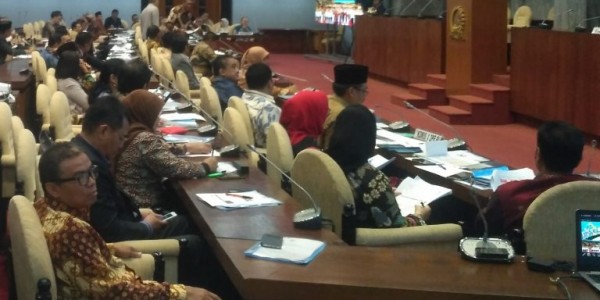 DPR-Pemerintah Sepakat Soal 438.580 Honorer K2 Tuntas Tahun Ini