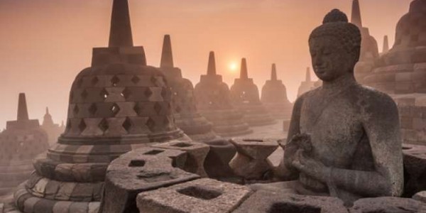 Tular Virus Kedamaian, Kelompok Klik Gelar Pameran Seni Rupa di Borobudur