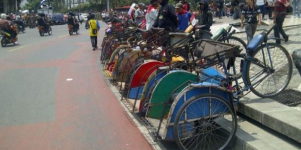 Anies Sebut Jalur Khusus Becak Cuma Diimajinasi