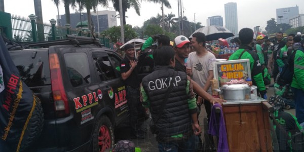 Pedagang Bersyukur Ada Demo Ojek Online