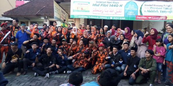 DPC Srikandi PP Bandung Gelar Gebyar Takzil