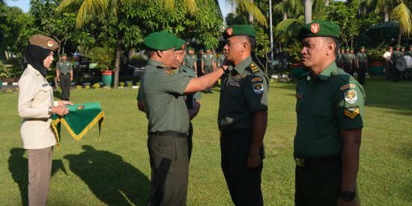 Danrem 051/Wkt Pimpin Pelantikan Kenaikan Pangkat Prajurit