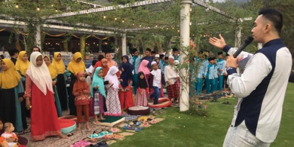 Desainer Surabaya Lelang Busana, Hasilnya 57 Juta, untuk Ponpes, Yatim Piatu & Dhuafa